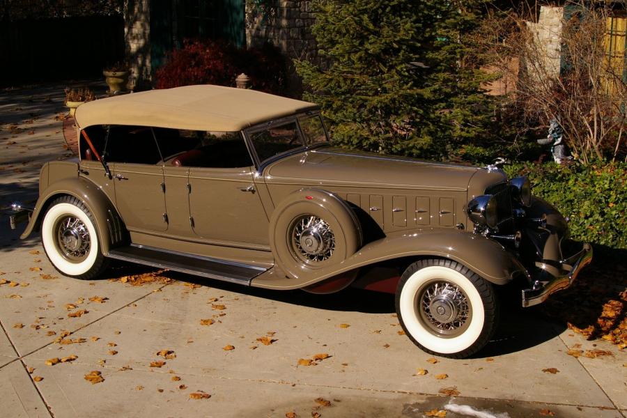  Chrysler CL Imperial Dual Cowl Phaeton by LeBaron 1933 года  (фото 5 из 12)